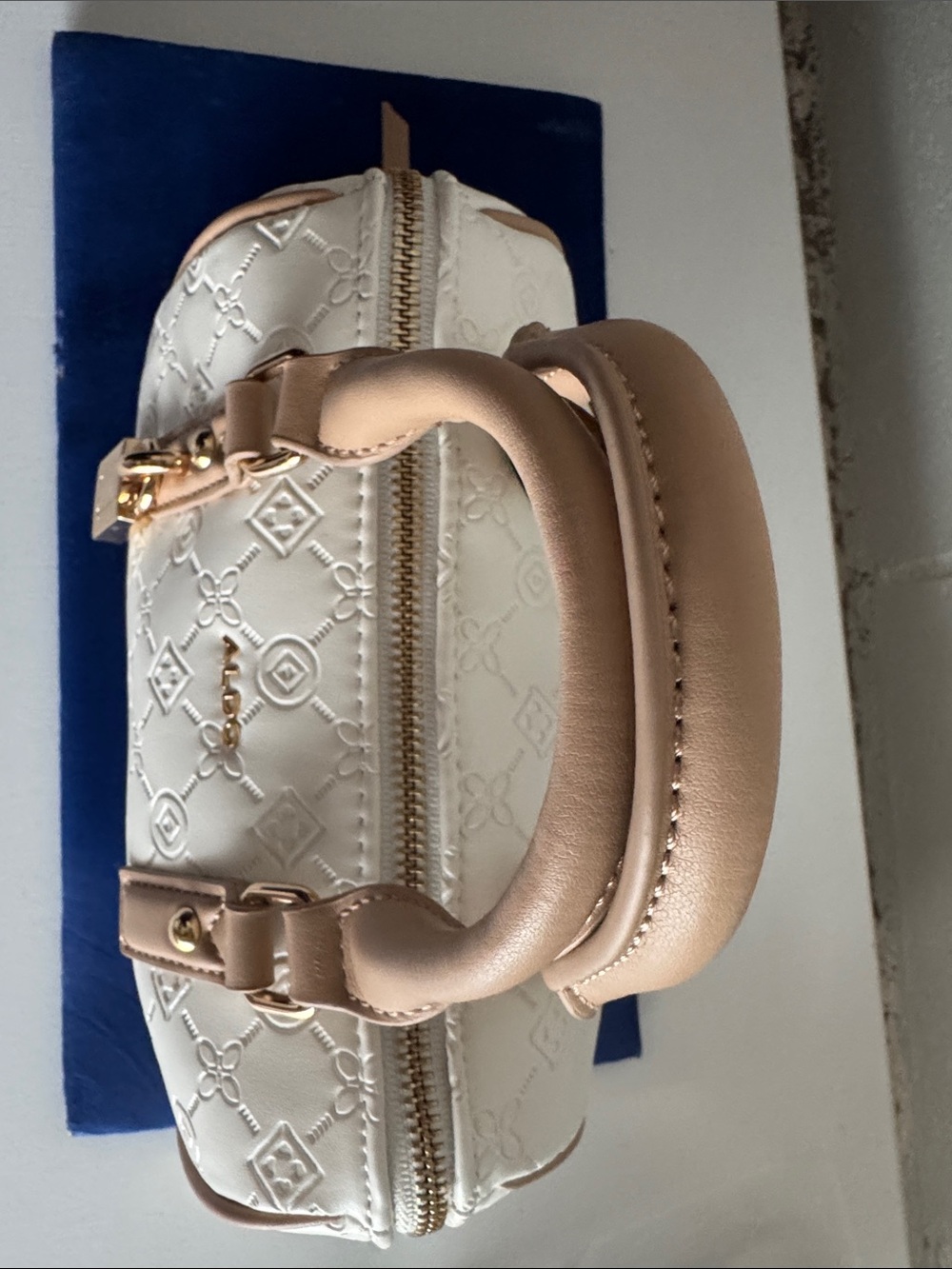 ALDO White Satchel with Beige Trim and Gold Hardware - Picture 4 of 6